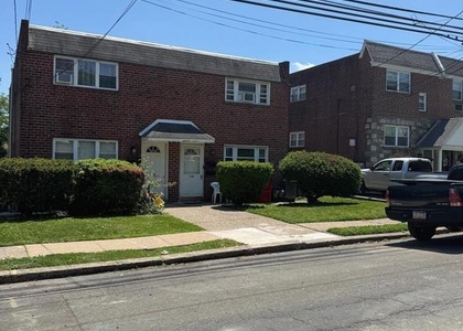 136 N Sylvania Avenue - Photo 1