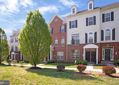 505 Jurgensen Pl - Photo 1