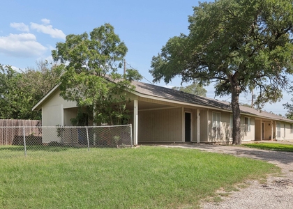 3114 Plantation Rd - Photo 1