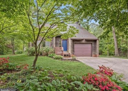 285 Michener Court E - Photo 1