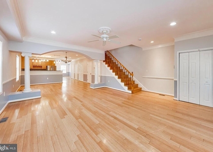 5713 Eads Street Ne - Photo 1