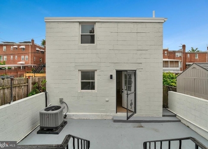 518 Oglethorpe Street Ne - Photo 1