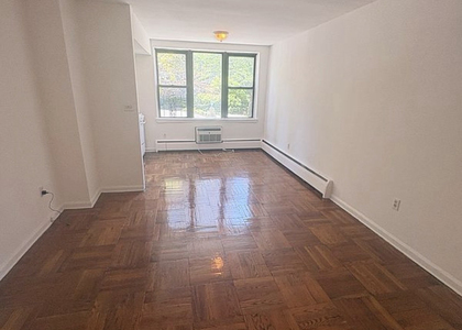 York Avenue - Photo 1
