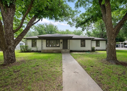 1711 S Main St - Photo 1