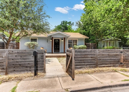 2408 E 9th St - Photo 1