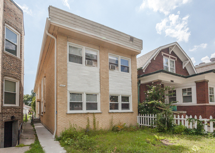 6427 N Hermitage Avenue - Photo 1