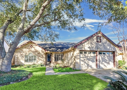 6819 Yardley Drive - Photo 1