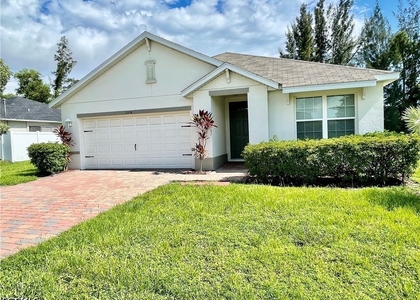604 Sw 26th Street - Photo 1