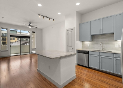 1616 W Dallas Street - Photo 1