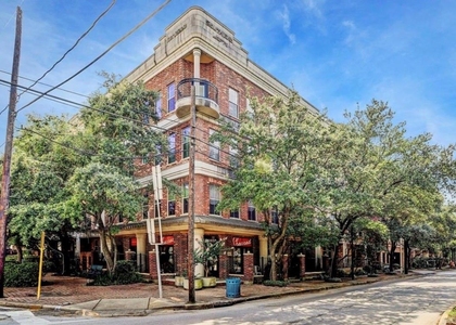 1618 Elgin Street - Photo 1