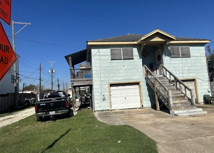 2216 Avenue O 1/2 - Photo 1