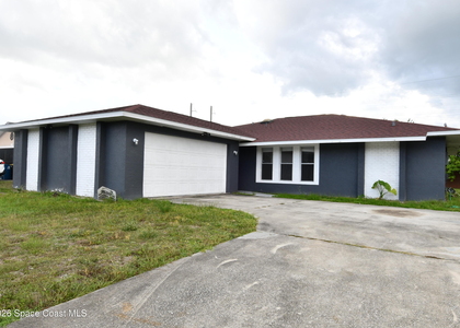 838 Gillen Avenue Nw - Photo 1