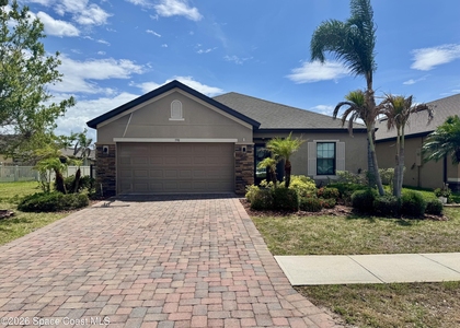 590 Trymore Drive Se - Photo 1
