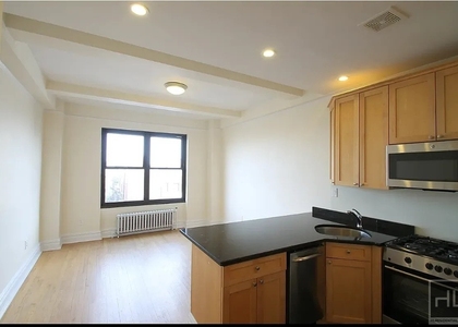 Second Avenue - Photo 1