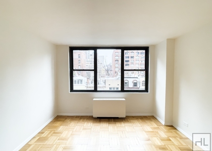 East 49 Street - Photo 1
