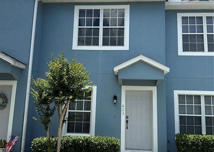 423 Wilton Circle - Photo 1
