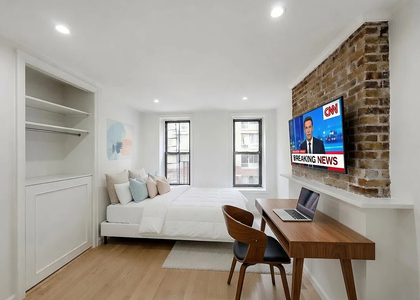 527 West 48th Street - Photo 1