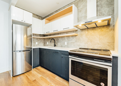 916 Bergen St - Photo 1