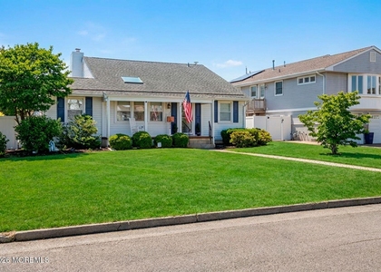 210 Laurel Court - Photo 1