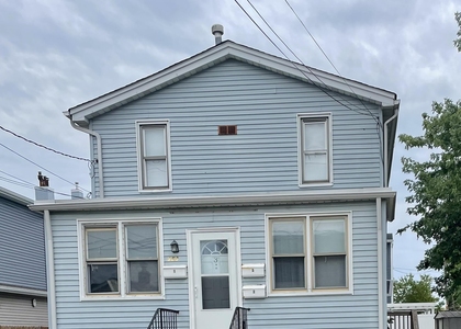153 Seabreeze Avenue - Photo 1