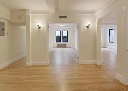 East 68 Street - Photo 1