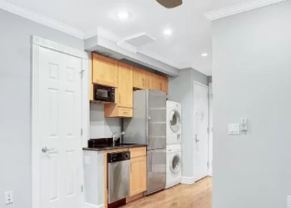 East 82 Street - Photo 1