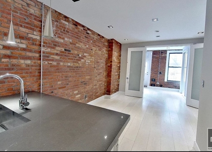 East 82 Street - Photo 1