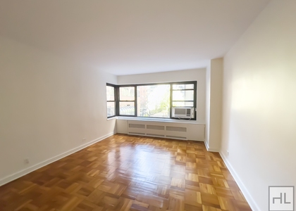 East 55 Street - Photo 1