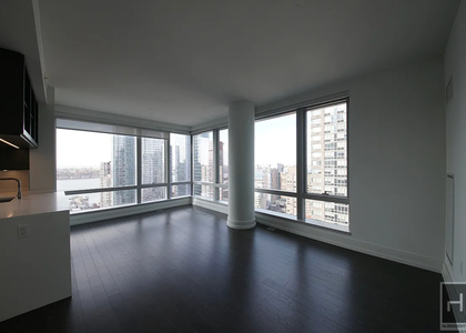 10th Avenue - Photo 1