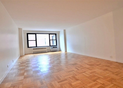 Fourth Avenue - Photo 1