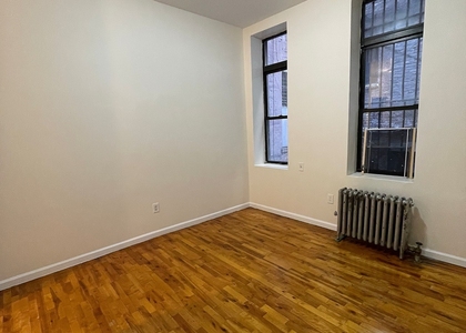 2 Avenue - Photo 1