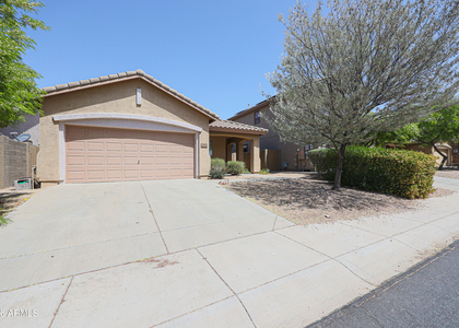2470 W Warren Drive - Photo 1