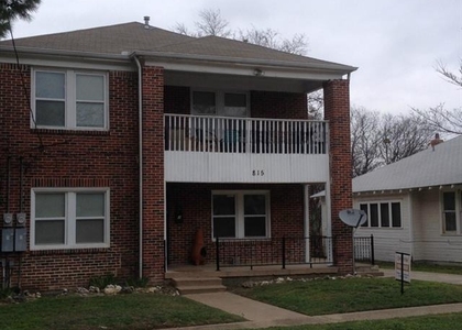 813 W 8th Street - Photo 1