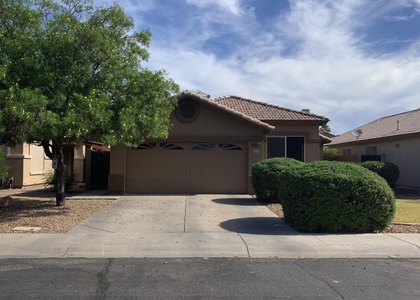 140 W Oxford Lane - Photo 1