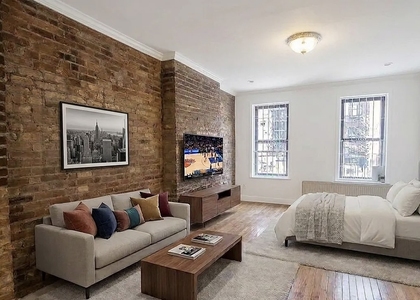 527 West 48th Street - Photo 1