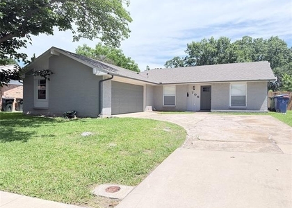 706 Jamestown Drive - Photo 1