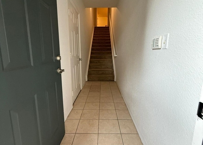 106 Sw Peacock Boulevard - Photo 1