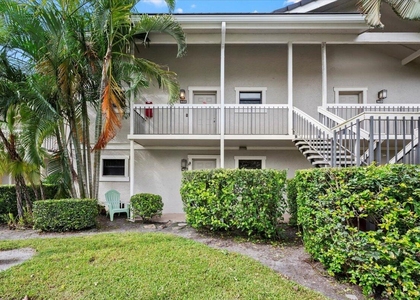 11863 Wimbledon Circle - Photo 1