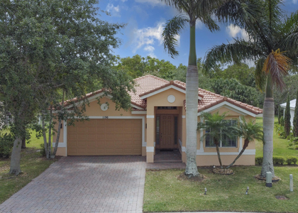 1196 Se Fleming Way - Photo 1