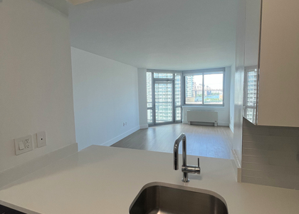 Center Boulevard - Photo 1
