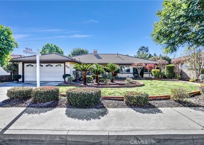 452 W Winnie Way - Photo 1