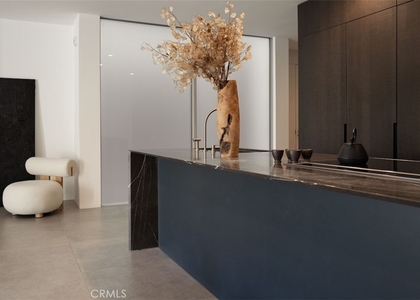 838 N Kings Road - Photo 1
