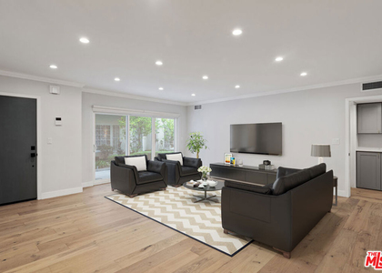 153 S Palm Drive - Photo 1