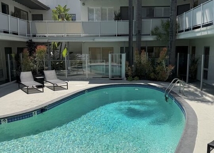 1145 Larrabee Street - Photo 1