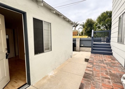 410 N Frederic Street - Photo 1