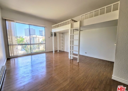 1440 Veteran Avenue - Photo 1