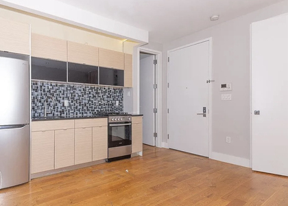 462 Pulaski Street - Photo 1