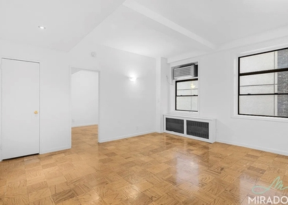 132 E 45th Street - Photo 1