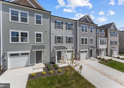 505 Fontana Circle - Photo 1