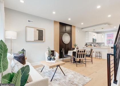 1933 N Leithgow Street - Photo 1